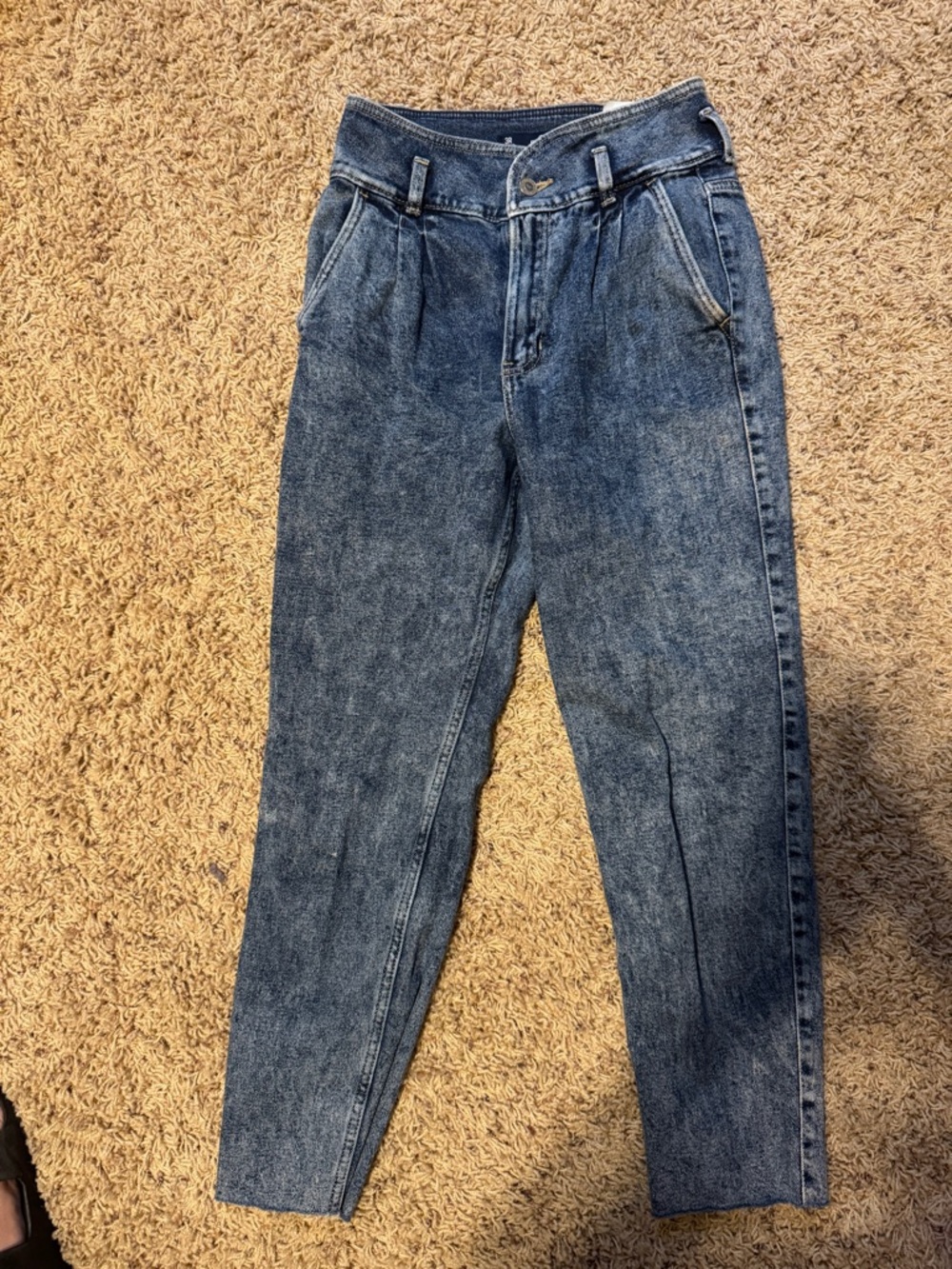 Hollister High-Rise Blue Pleated Jeans